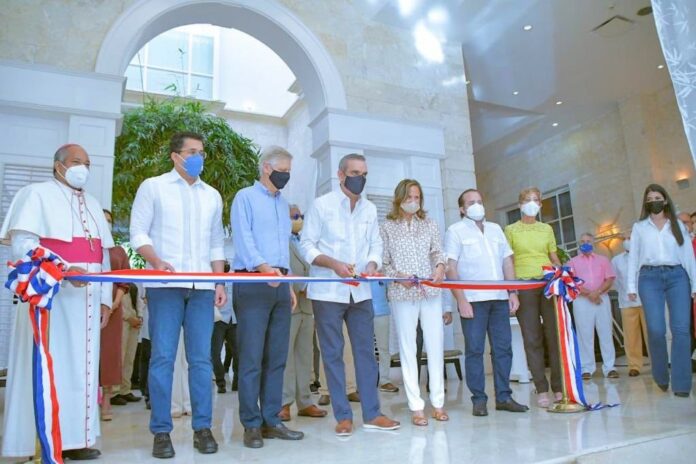 Abinader encabeza reapertura del hotel boutique Casa Colonial en Puerto Plata
