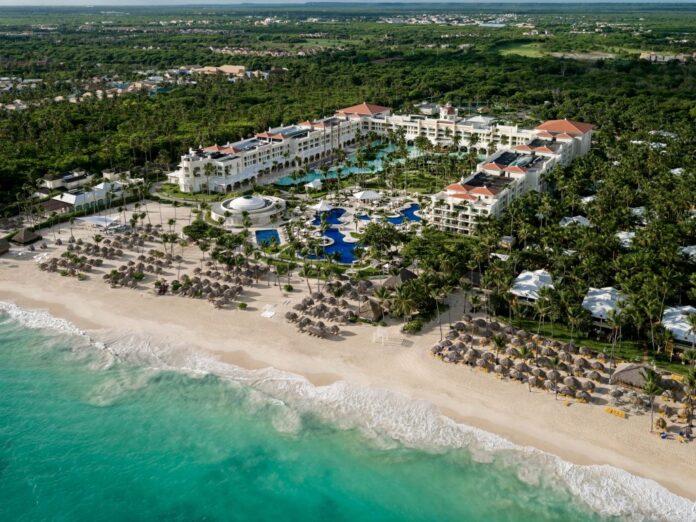 El Iberostar Grand Bávaro reanuda sus operaciones y recibe sus primeros clientes