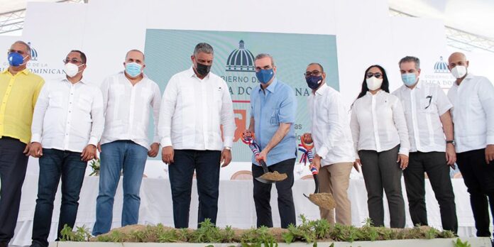 Abinader inicia construcción de malecón de Nagua por más de RD$2,700 millones
