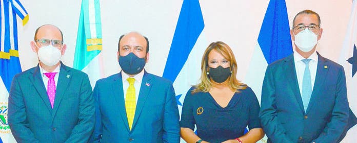 Ramón Pérez Fermín, Edgar Del Toro, Isabel Estévez y Juan M. Martín de Oliva.