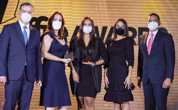 Pablo Wiechers, Marisol Martínez, Mónika Carvajal, Patricia Mejía y Huáscar Beltré.