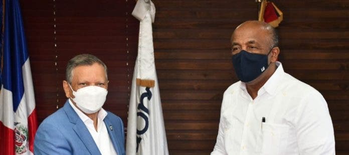 Leonardo Aguilera y Antonio Almonte.