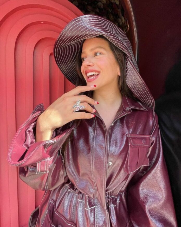 Artista española Rosalía vacaciona en República Dominicana