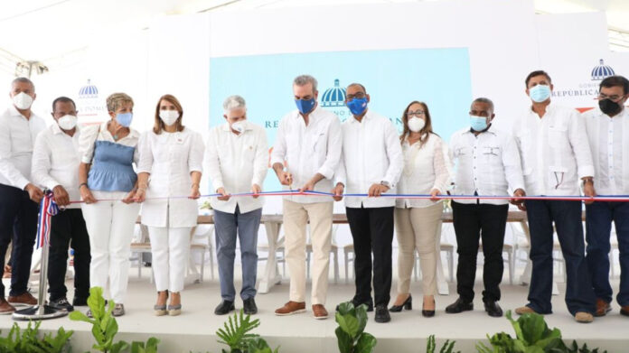Gobierno inaugura carretera turística Gregorio Luperón