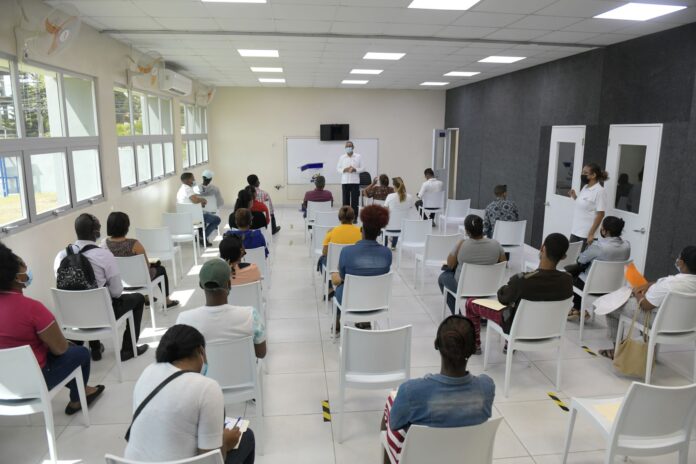 Meliá realiza feria de empleos para cubrir 100 vacantes en Dominicana