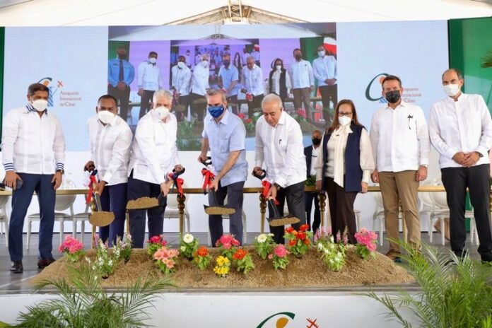 Aeropuerto del Cibao invertirá 300 millones de dólares para su ampliación