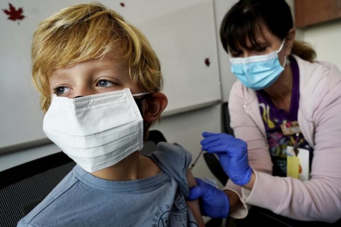 EEUU reduce gradualmente la resistencia de gente a vacunarse contra el coronavirus