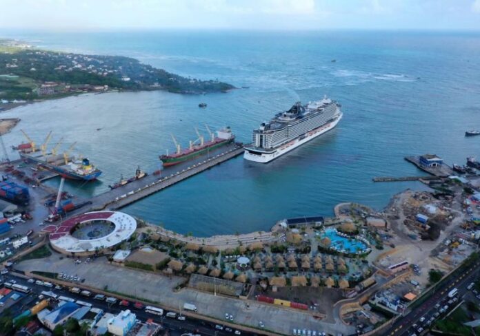 El gigante Odyssey of the Seas lleva a Puerto Plata más de 4,000 cruceristas