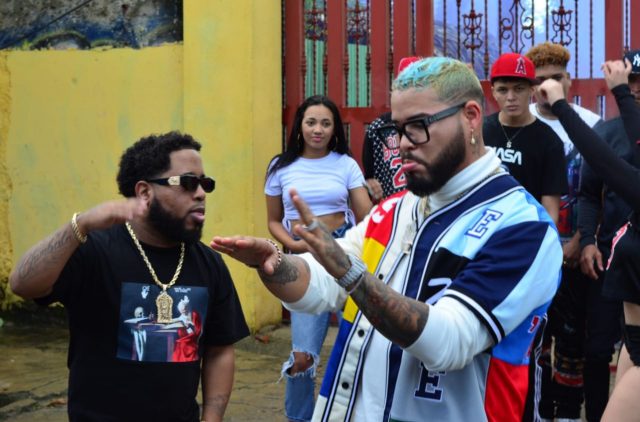 Engel Montaz celebra éxito del tema “Pégate”; anuncia colaboración con Chimbala Engel Montaz celebra éxito del tema “Pégate”; anuncia colaboración con Chimbala
