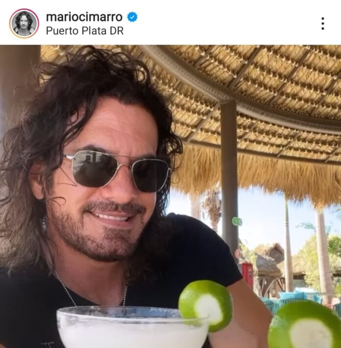 Mario Cimarro vacaciona en Puerto Plata