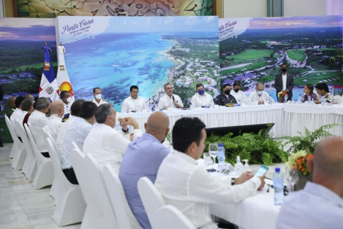 Recuperación del turismo impulsa avance de la economía en RD