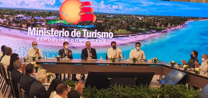 Potente resurgir turístico de RD: roza los 5 millones de visitantes en 2021