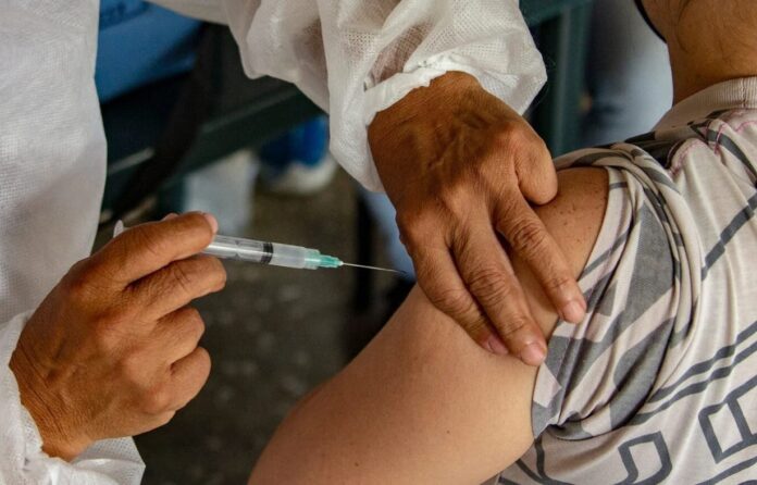Bruselas ofrece vacunas a China para frenar su ola de contagios