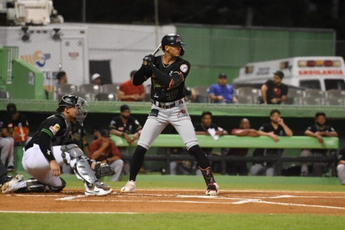 Gigantes vencen a las Estrellas en entradas extras