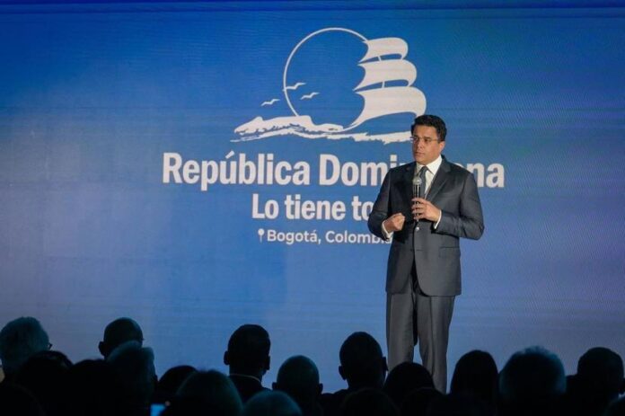 Collado promueve atractivos de RD en principal feria turística colombiana