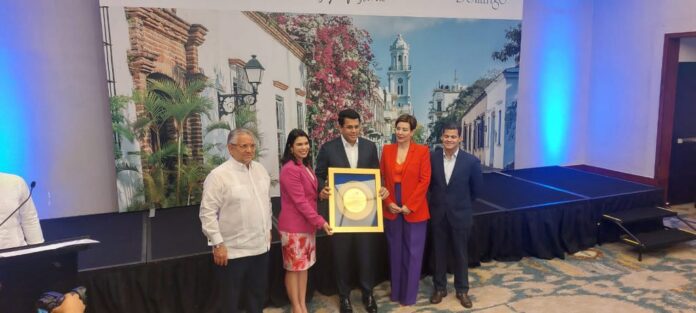 La asociación y clúster turístico de SD reconocen la labor del Mitur en la recuperación del turismo