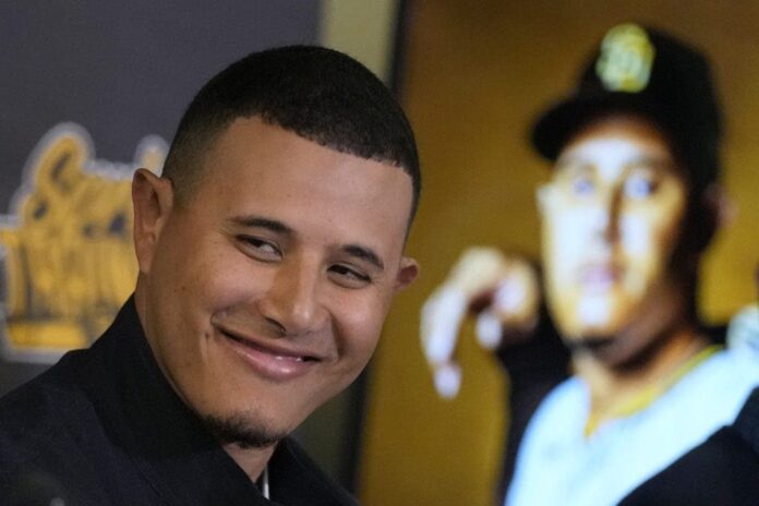 Manny Machado, honrado de jugar para los Padres el resto de su carrera