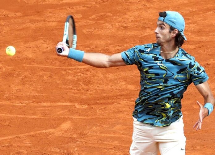Italiano ofrece la gran sorpresa al vencer a Djokovic
