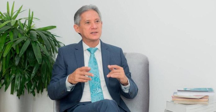Economista Ng Cortiñas afirma alcanzar rango de inflación ha tenido impactos negativos y costos