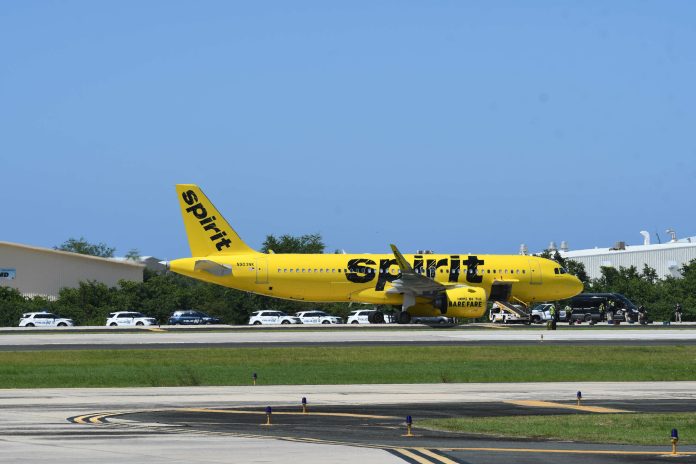 Spirit cancela vuelo a Santo Domingo por «mal tiempo» y deja varados a pasajeros