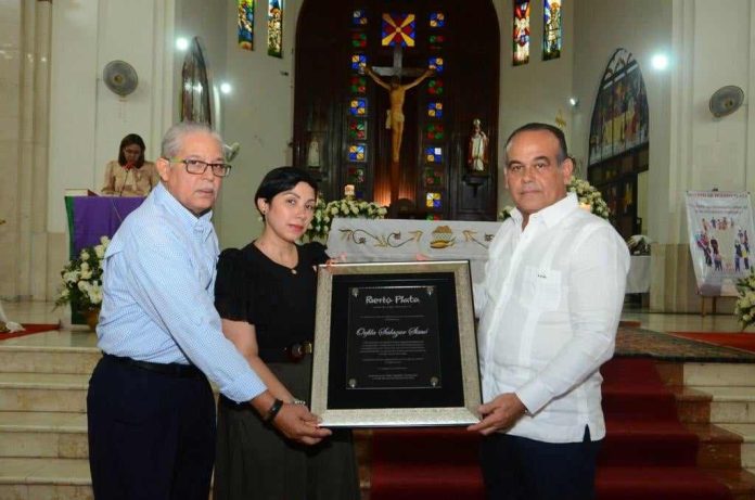 Clúster turístico de Puerto Plata realiza homenaje póstumo a Orfila Salazar