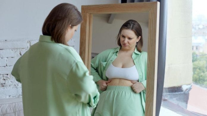 Por qué puede ser perjudicial contraer los músculos de tu barriga todo el tiempo