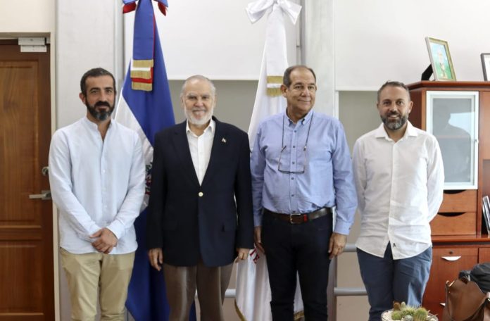 Fundación Eco-Bahia y Medio Ambiente firman acuerdo para proteger tortugas marinas en peligro de extinción