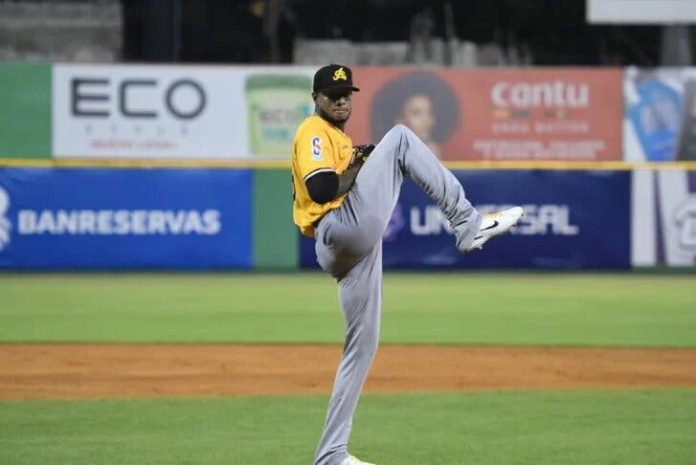 Miranda amarra a las Estrellas para un triunfo 8-4 de las Águilas