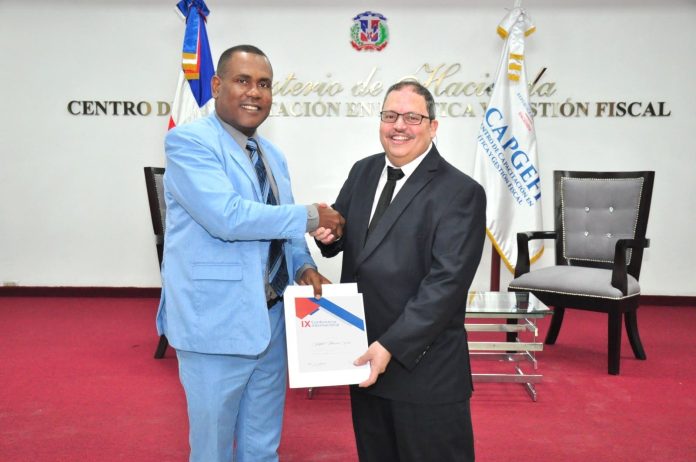 CAPGEFI y Universidad de Puerto Rico realizan conferencia sobre política fiscal