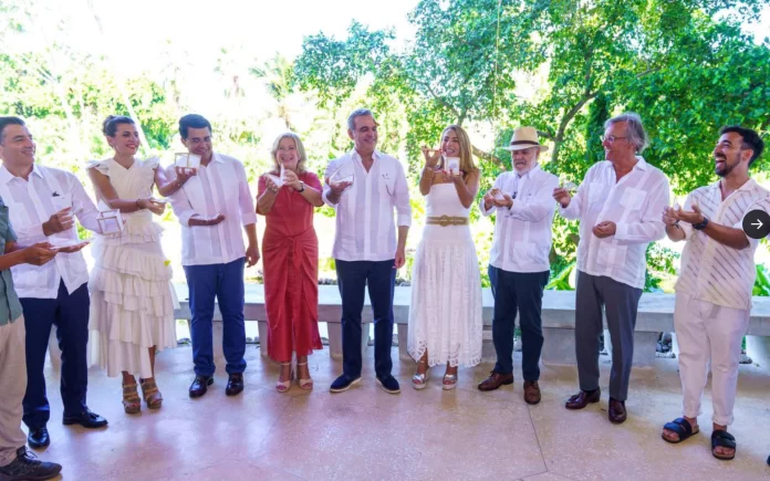 Crónica del infiltrado en la reinauguración del Cayo Levantado