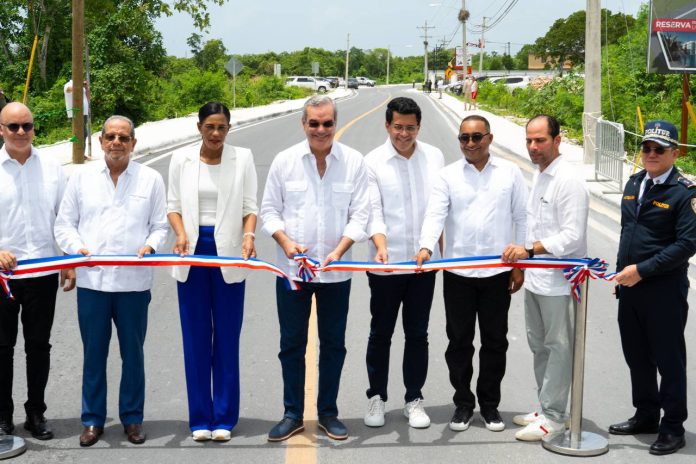 Gabinete de Turismo entrega vía Domingo Maíz en Punta Cana