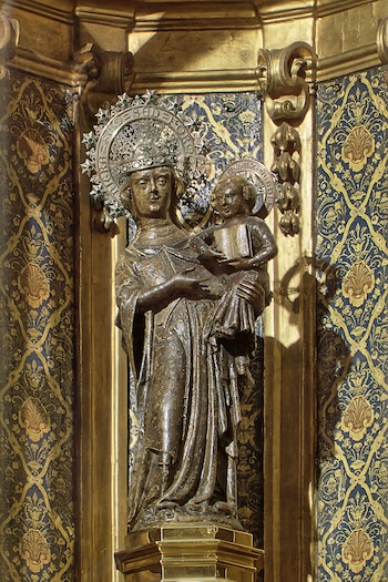 La Virgen de Lluch, conocida popularmente como "La Moreneta", es  patrona de la isla española de Mallorca. Es una de las muchas representaciones negras de María en Europa