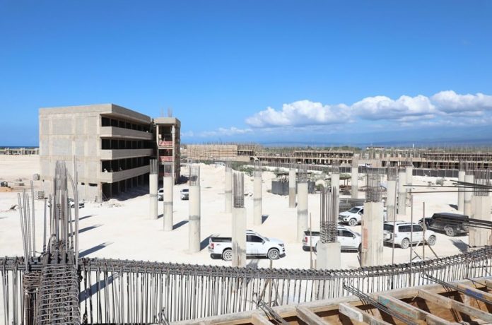 Así avanza la construcción del primer hotel que abrirá en Pedernales