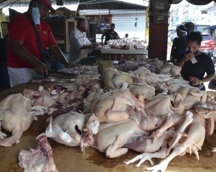 Importaciones no reducen el precio del pollo