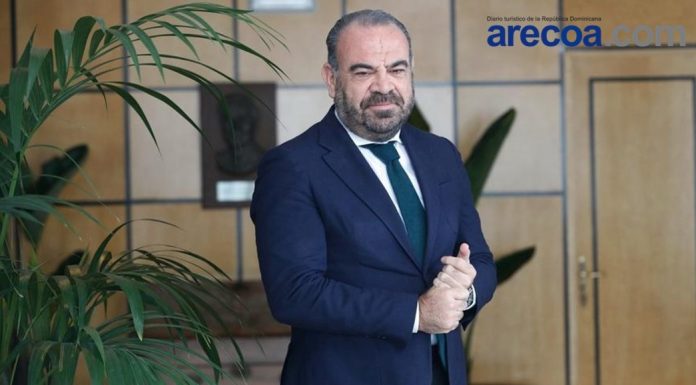 Escarrer: «Airbnb no es el modelo por el que RD debería abogar»