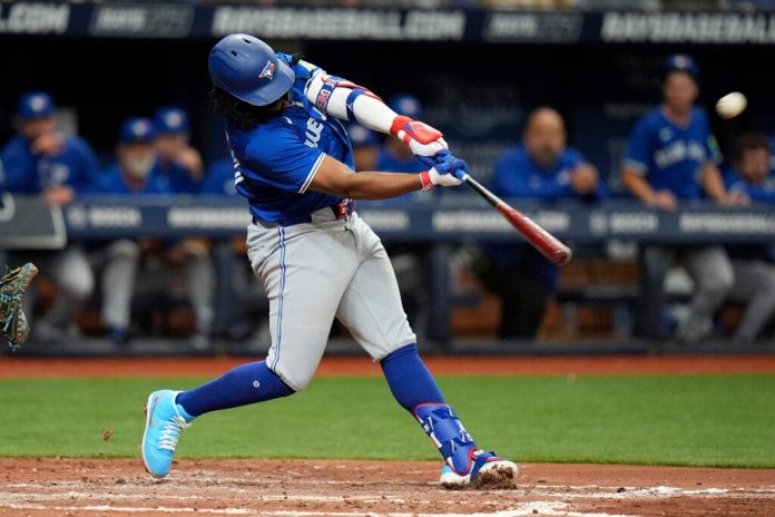 Vlad Jr. pega jonrón con bases llenas, H1 y 4 CE