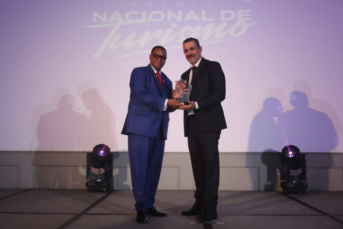 Lopesan Costa Bávaro, galardonado como ‘Hotel del Año’ en el Premio Nacional de Turismo 2024