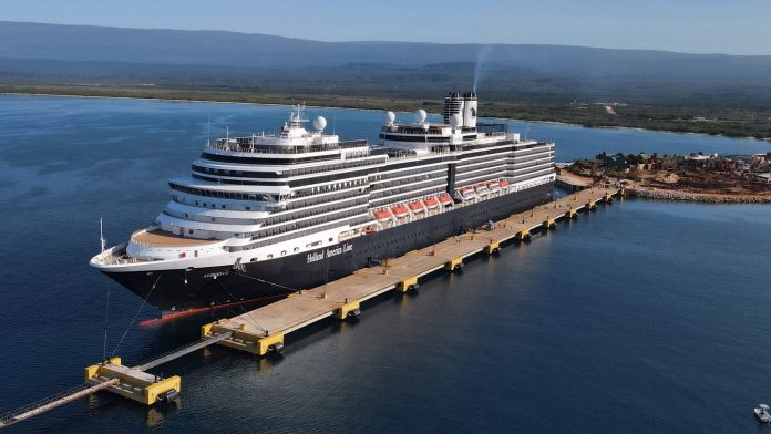 Fotos: Eurodam de Holland America, el cuarto crucero que recibe Cabo Rojo